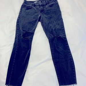 VANS skinny SZ. 27 distressed jeans/ raw hem